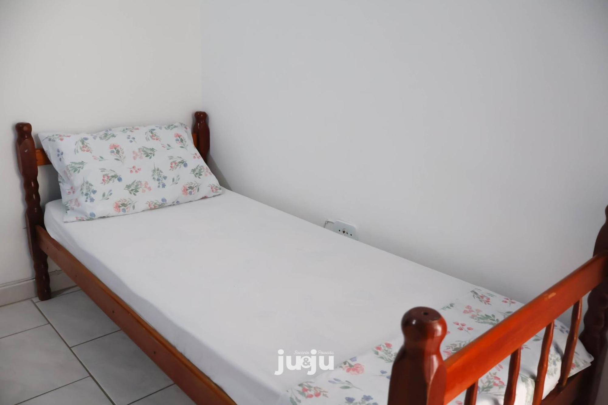 Pousada Ju&Ju A 400 Mts Da Praia Понтал-ду-Парана Экстерьер фото