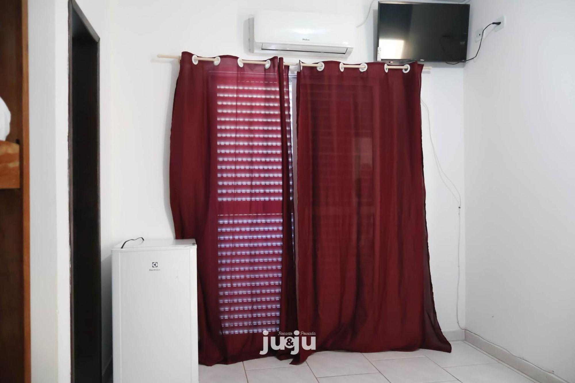 Pousada Ju&Ju A 400 Mts Da Praia Понтал-ду-Парана Экстерьер фото