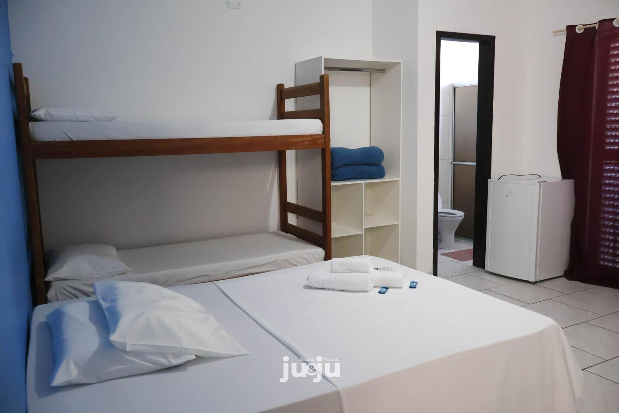 Pousada Ju&Ju A 400 Mts Da Praia Понтал-ду-Парана Экстерьер фото