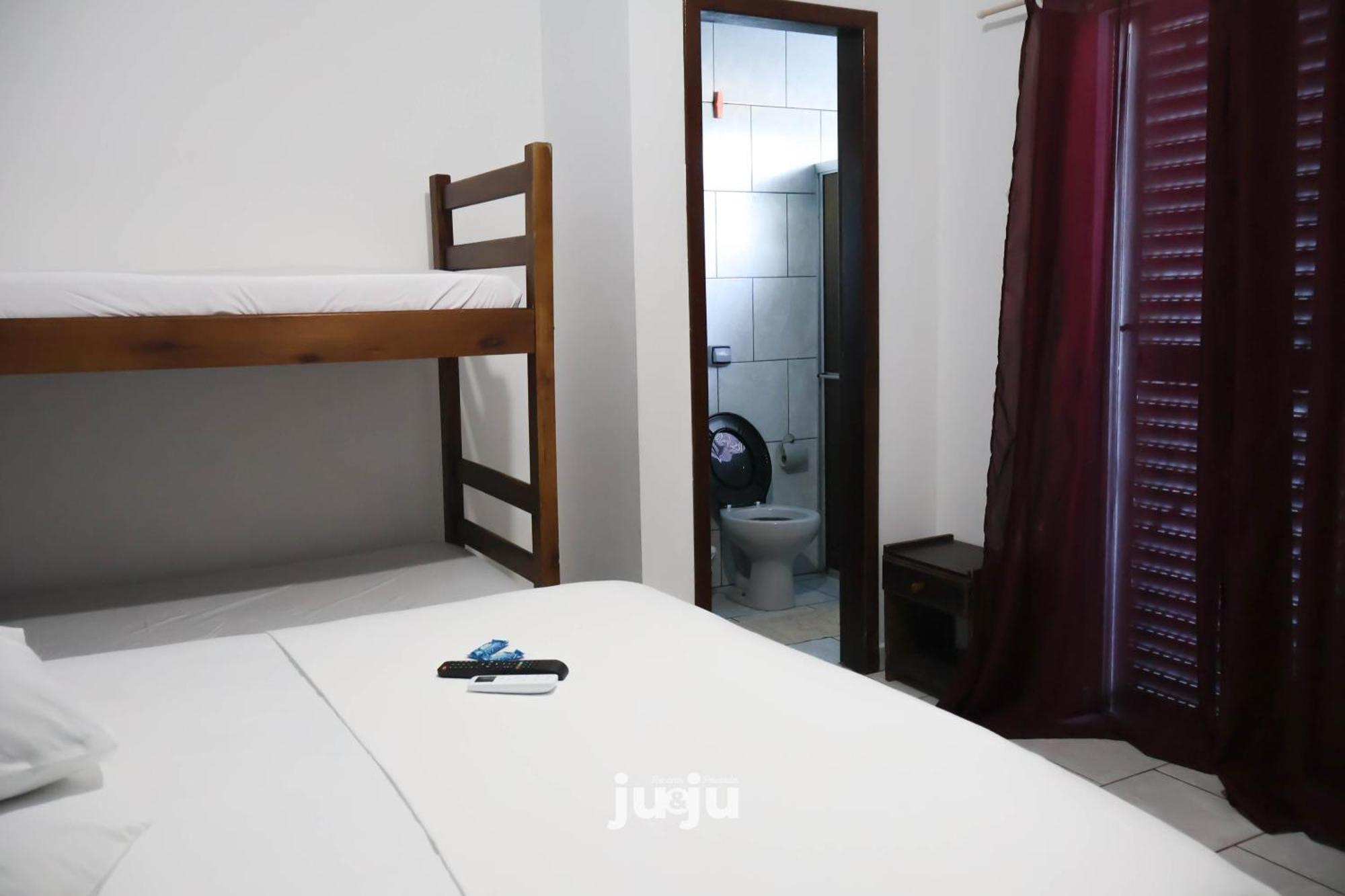 Pousada Ju&Ju A 400 Mts Da Praia Понтал-ду-Парана Экстерьер фото