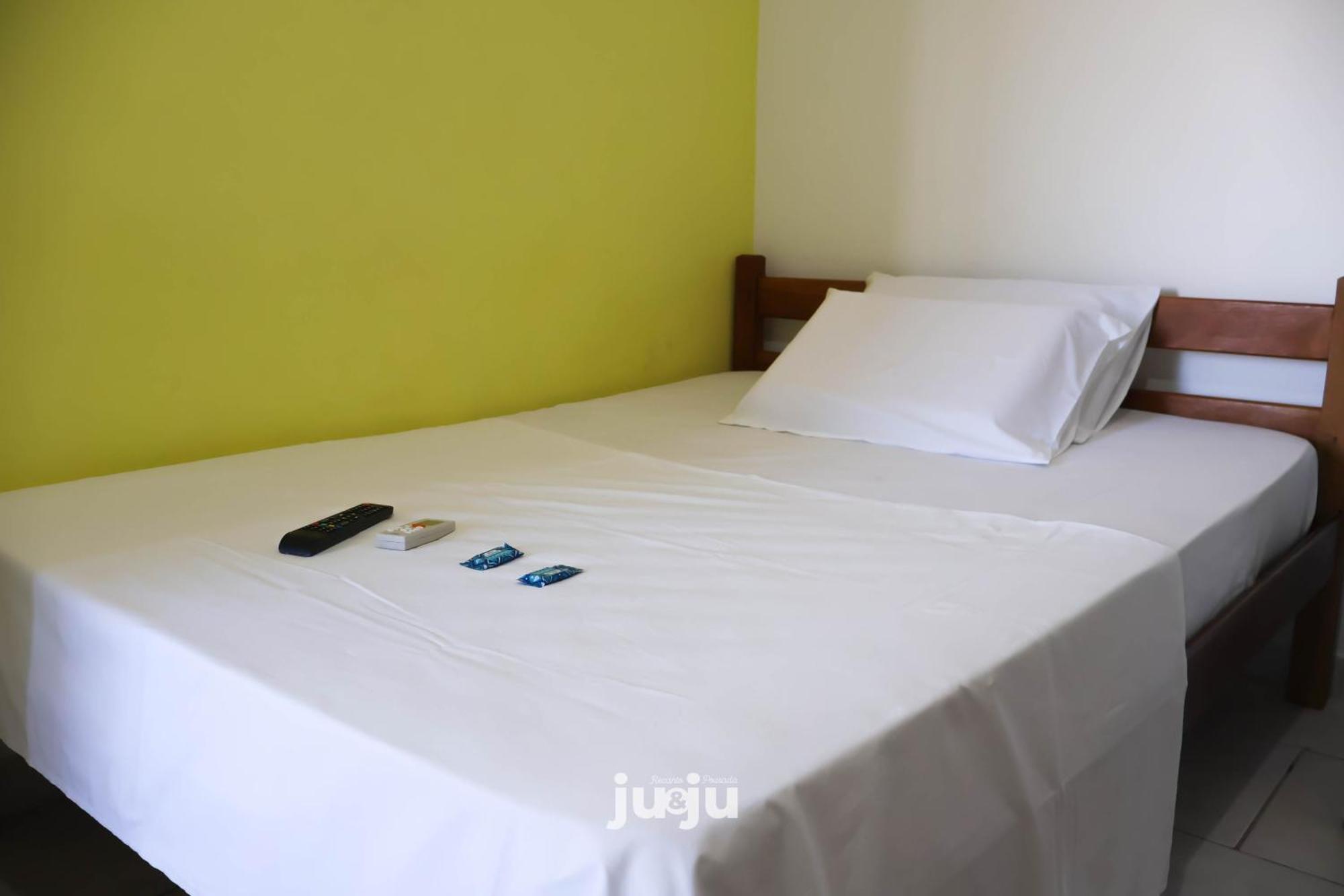Pousada Ju&Ju A 400 Mts Da Praia Понтал-ду-Парана Экстерьер фото