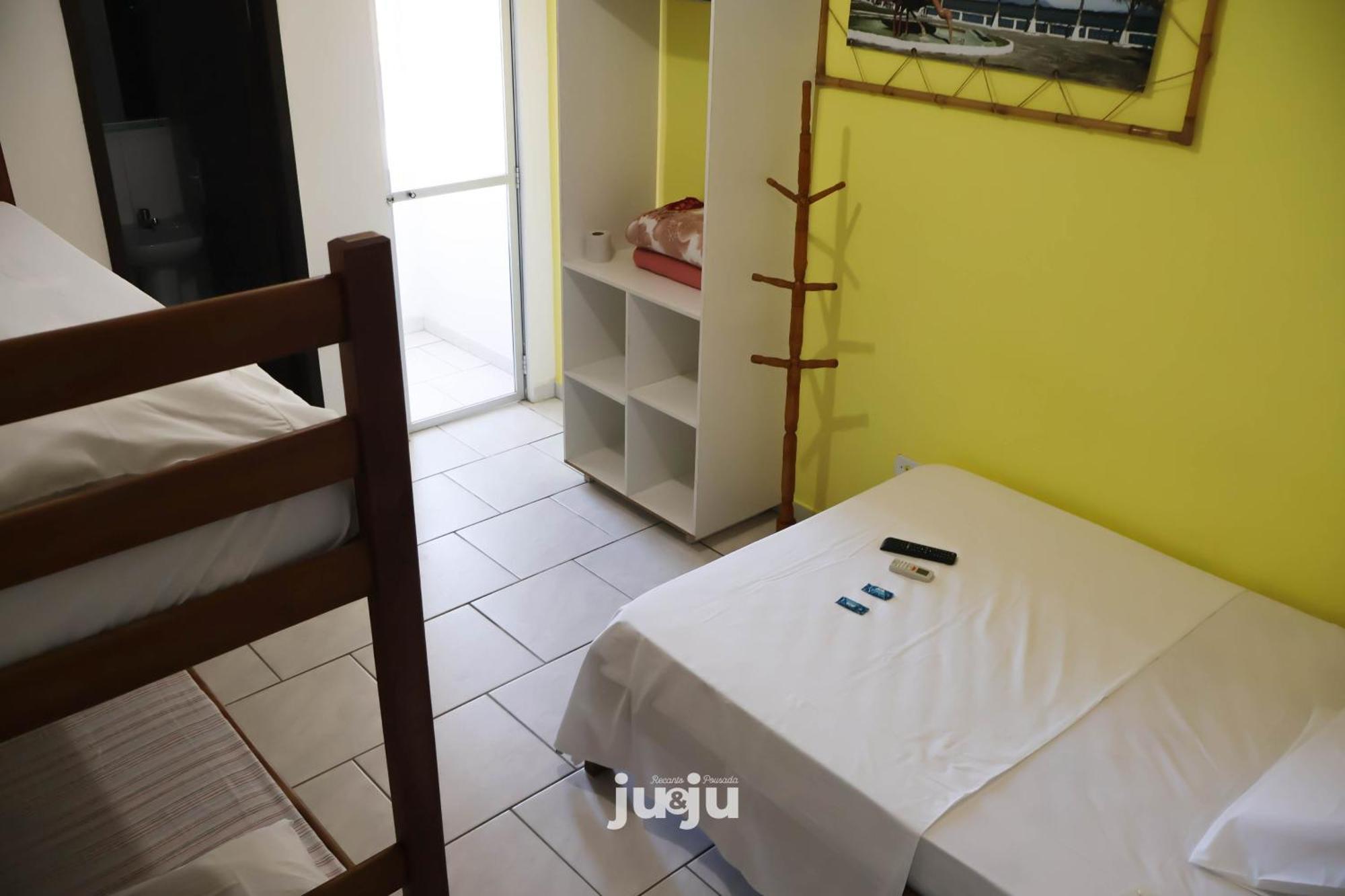 Pousada Ju&Ju A 400 Mts Da Praia Понтал-ду-Парана Экстерьер фото