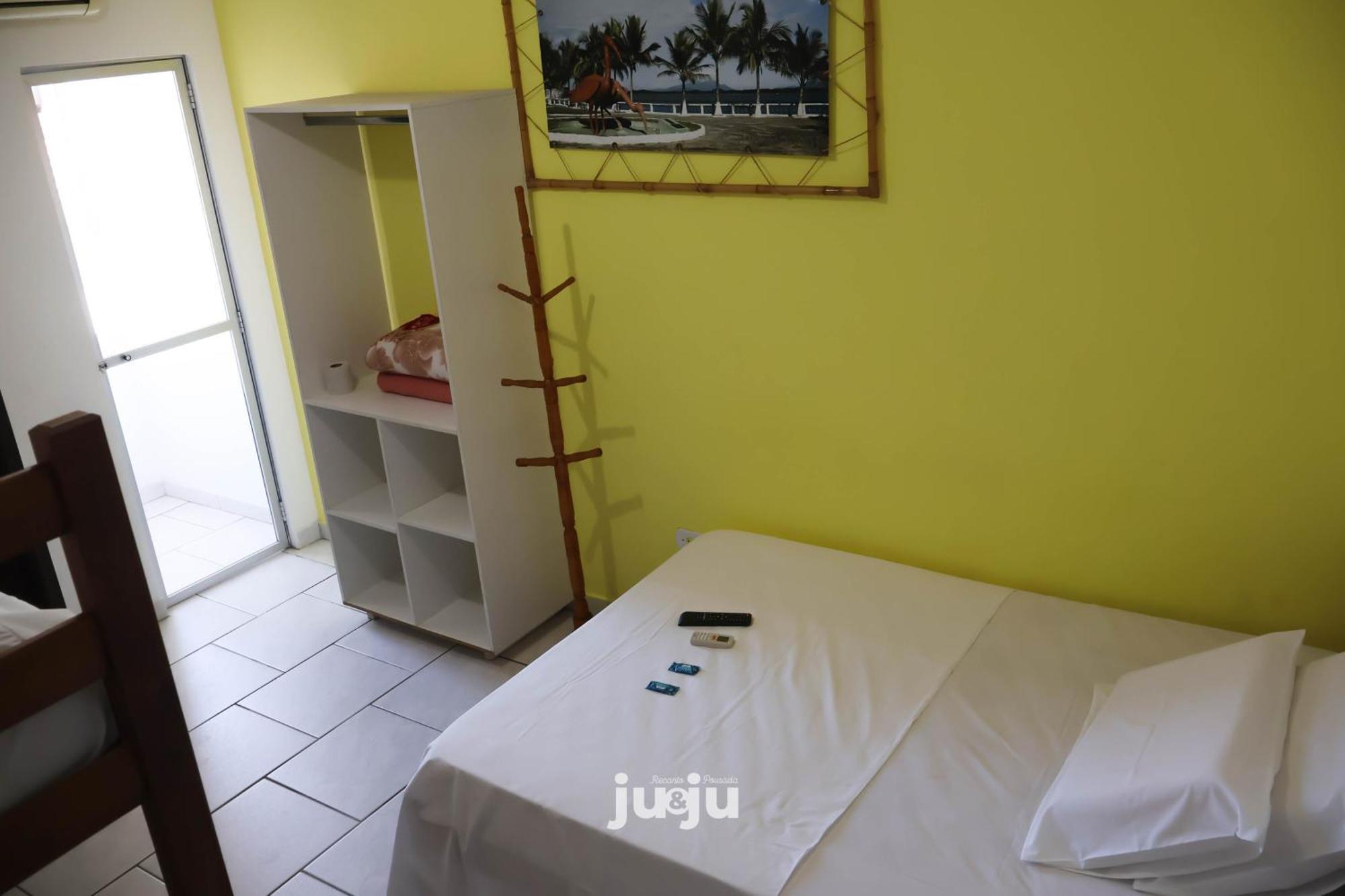 Pousada Ju&Ju A 400 Mts Da Praia Понтал-ду-Парана Экстерьер фото
